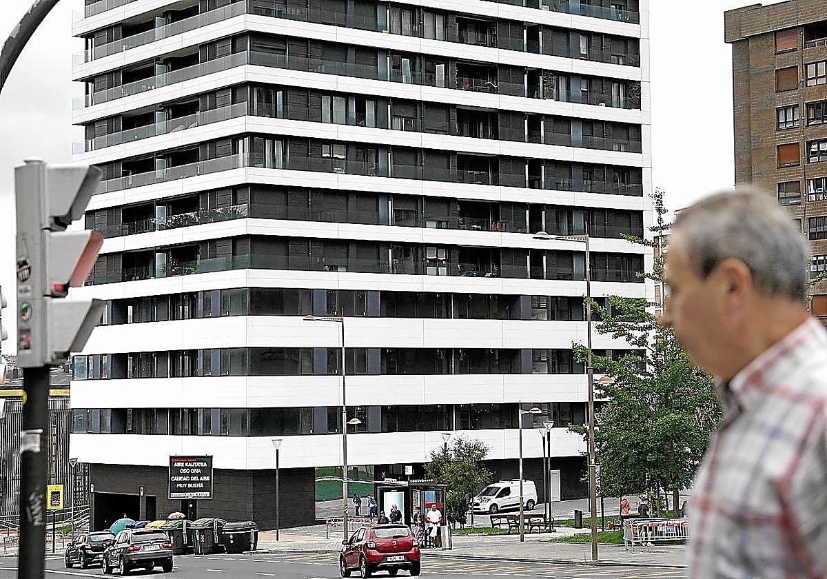 El Ayuntamiento cederá a la Universidad los tres primeros pisos y el bajo de la torre levantada en la parcela de Panera.