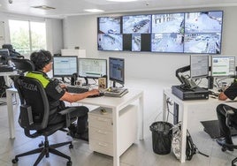 'Videowall' con pantallas 4K, imágenes de dron... así es el nuevo centro de control de la Policía Local de Vitoria