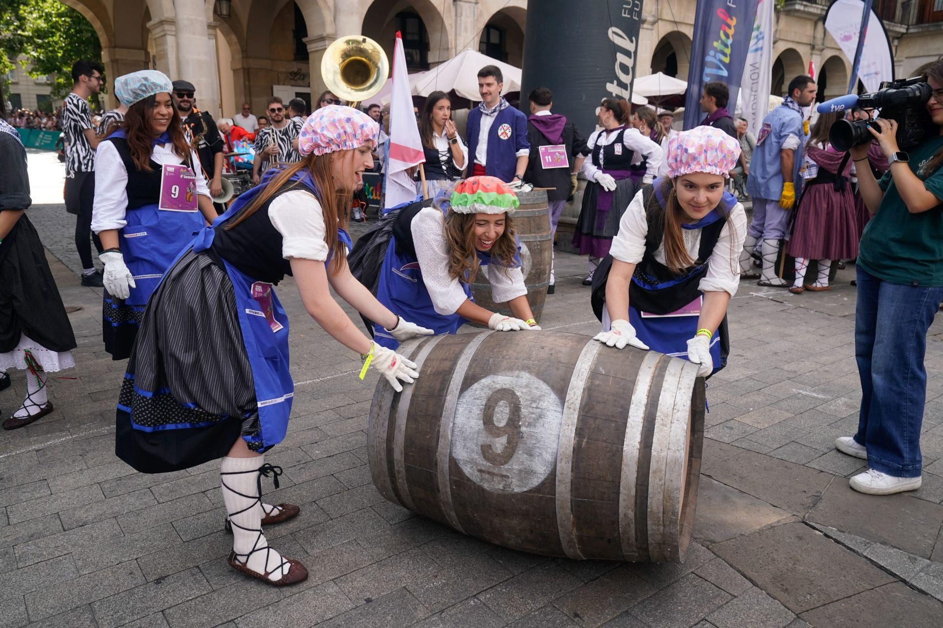 ¿Ha logrado Basatiak su octavo triunfo en la carrera de barricas?
