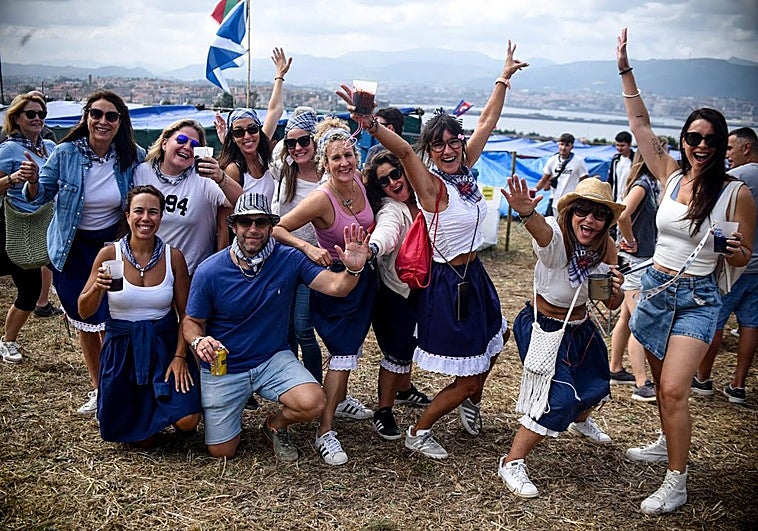 Las paellas colonizan Aixerrota: «Es el mejor día del año»