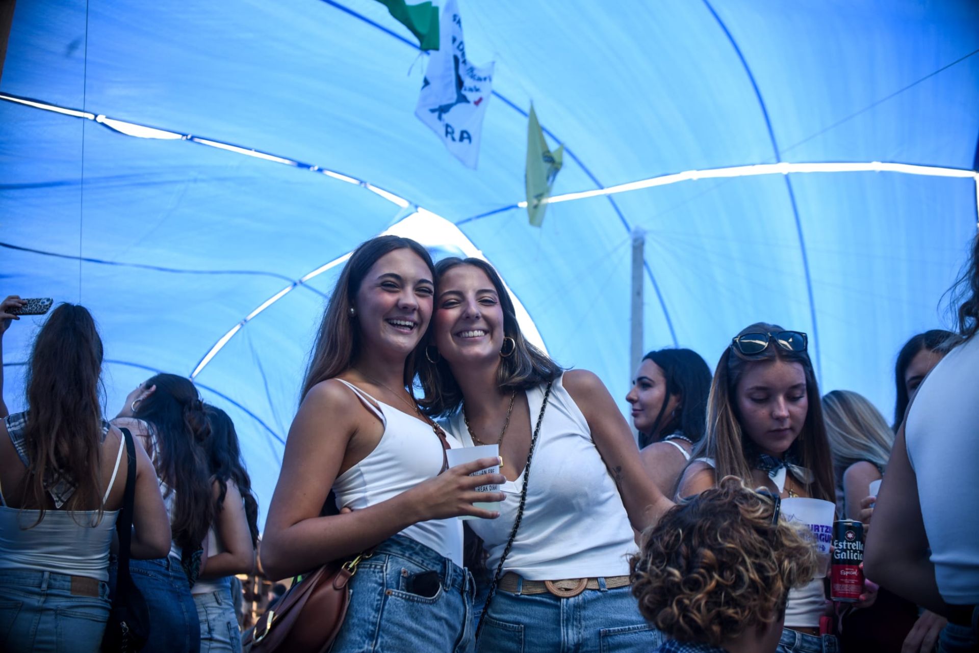 La imágenes del ambiente festivo en Aixerrota