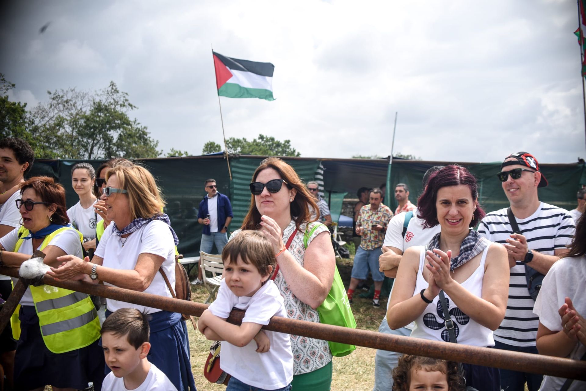 La imágenes del ambiente festivo en Aixerrota