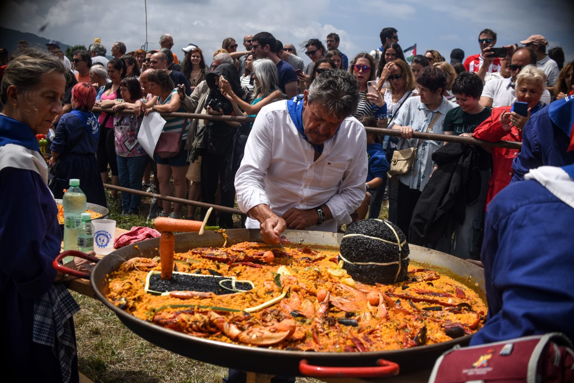La imágenes del ambiente festivo en Aixerrota