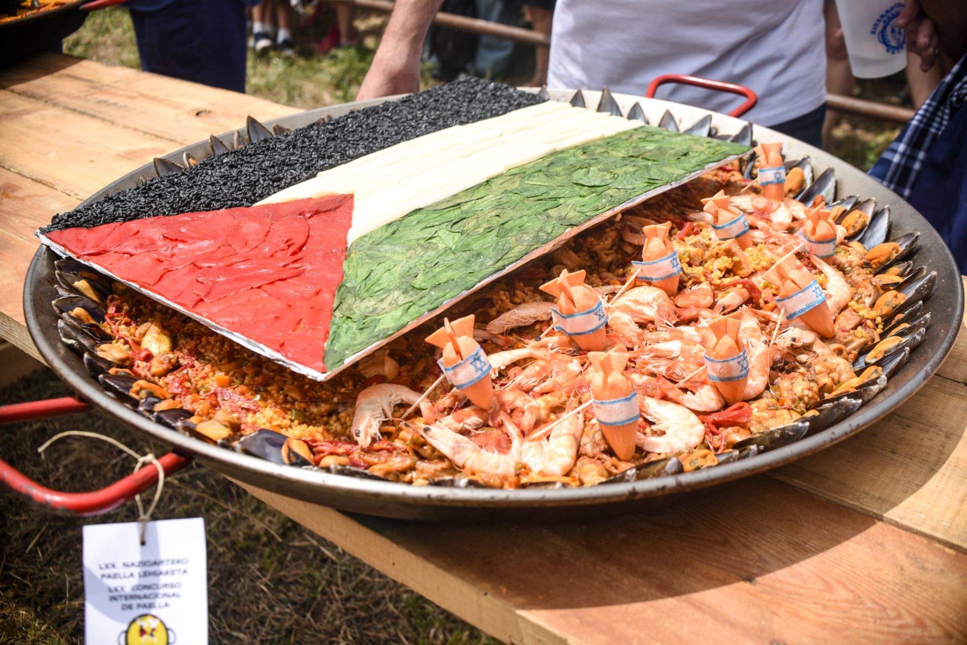 La imágenes del ambiente festivo en Aixerrota