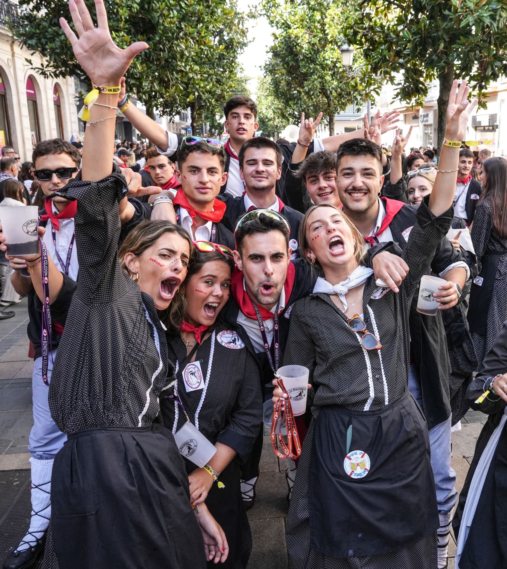 Búscate en el paseíllo de blusas y neskas de Vitoria