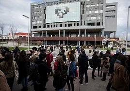 Estudiantes de Medicina en la UPV en Leioa.