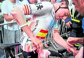 Iván Romeo sufrió una fuerte caída cuando atacaba para intentar ganar la etapa.