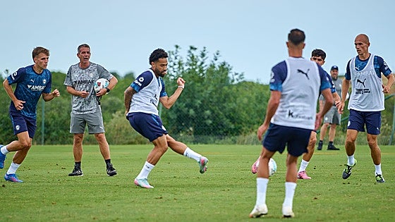 Calebe brilla en sus primeros entrenamientos con el Alavés. «Va a dar que hablar»