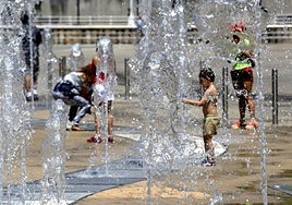 La fuente de los chorros del Guggenheim cierra por los conciertos de Aste Nagusia