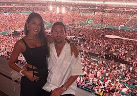 Leo Messi y Antonela Rocuzzo, las nuevas víctimas de la 'kiss cam' de Coldplay