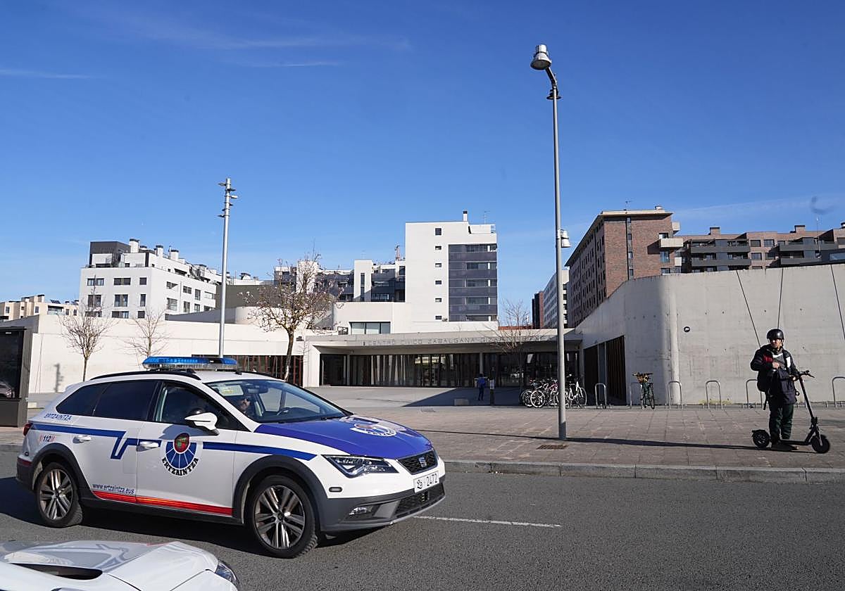 La Ertzaintza detiene a un grupo especializado en robos en viviendas tras un asalto en Vitoria