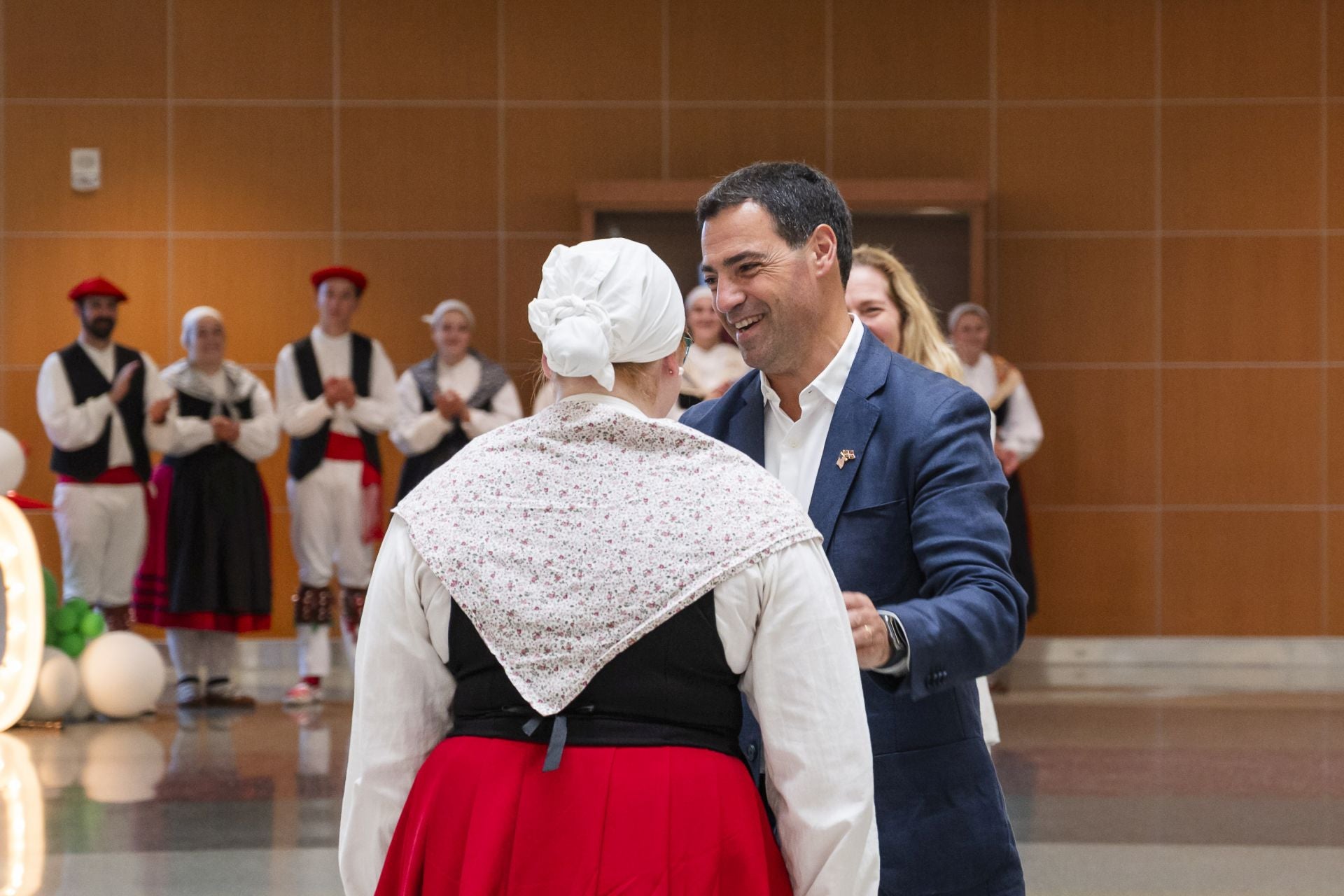 Pradales estrecha lazos con la diáspora vasca en el Jaialdi de Boise