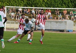 Egiluz ha salido en el once titular junto a Lekue en el centro de la zaga.