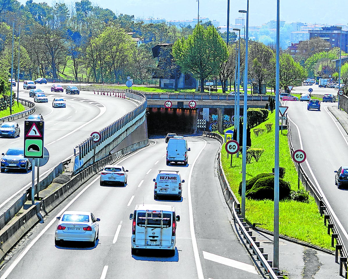 El túnel conectará Artaza y Ballonti y atravesará el cauce de la ría a la altura de Lamiako.