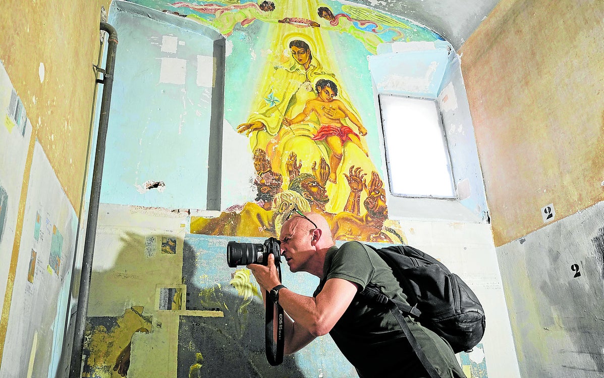 Una de las pinturas de 'La Capilla Gitana'.