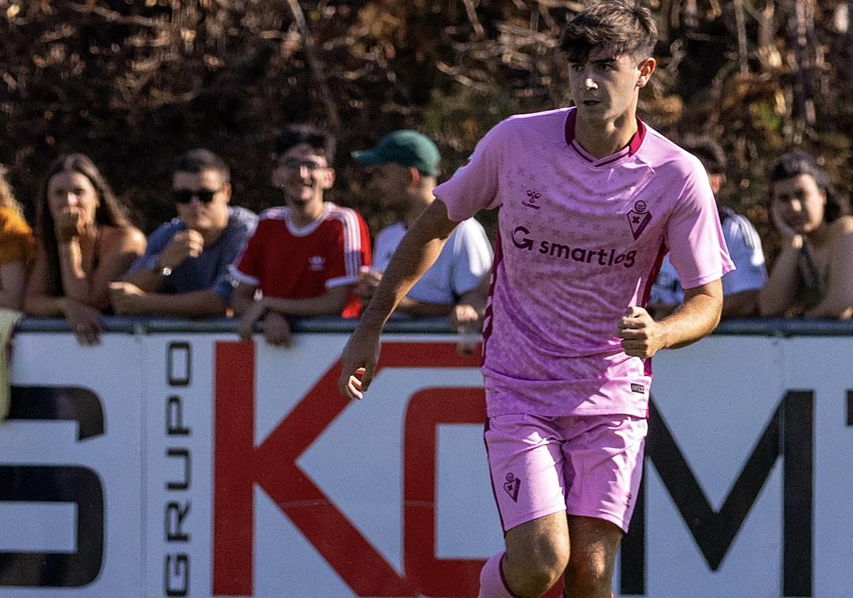 Aleix Garrido volvió a jugar de inicio, alternando su posición en la mediapunta con Javi Martínez.