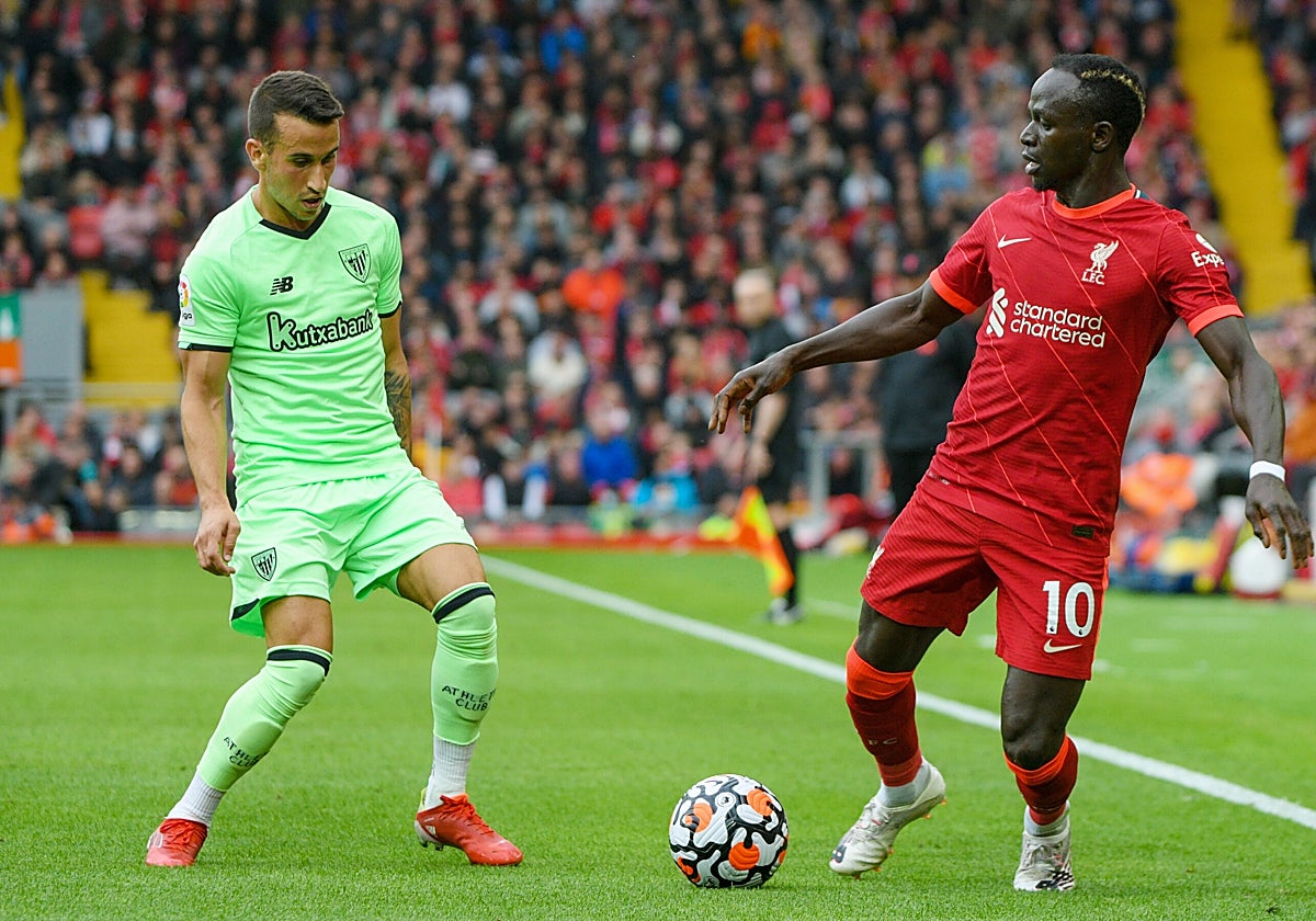 Berenguer y Mané en el amistoso Liverpool-Athletic de 2021.
