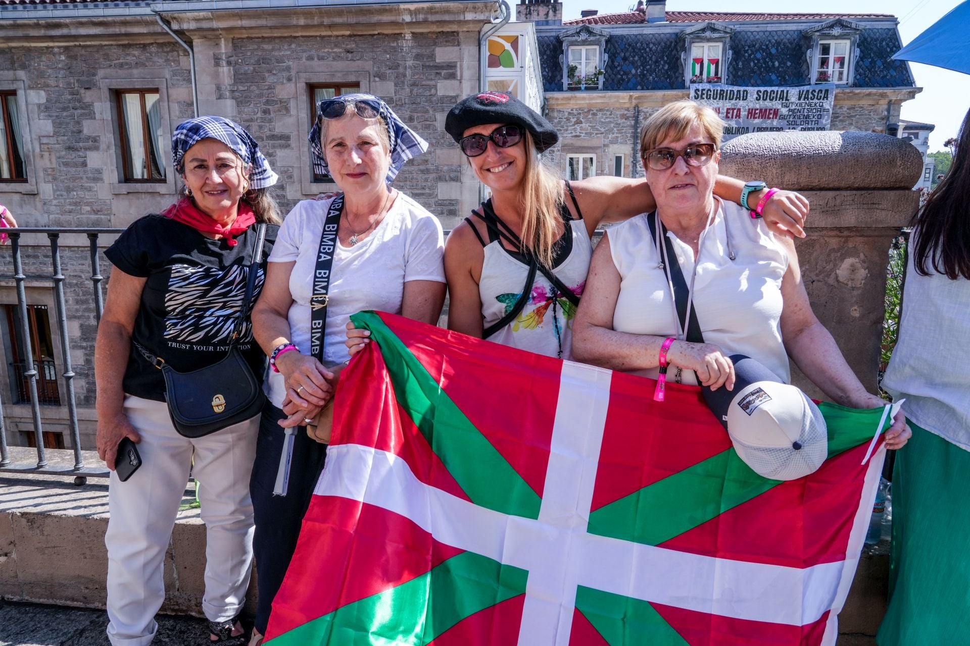 Luz Delia Zuloaga, Yanel González, Izaskun Martínez de Lizarduy y Charo Resano.