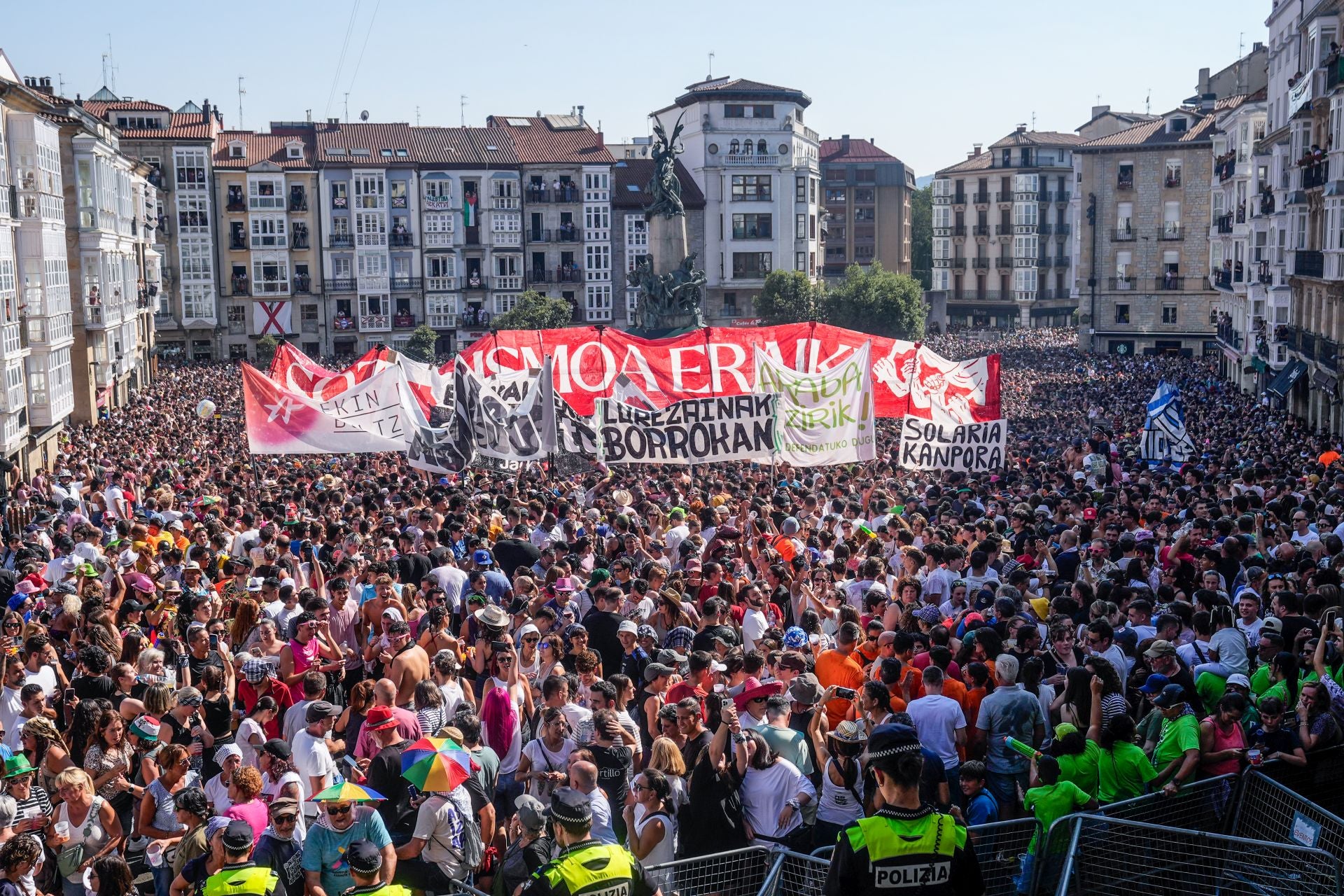La bajada de Celedón en imágenes