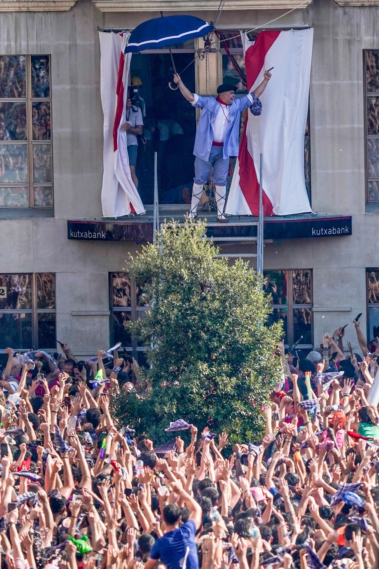 La bajada de Celedón en imágenes