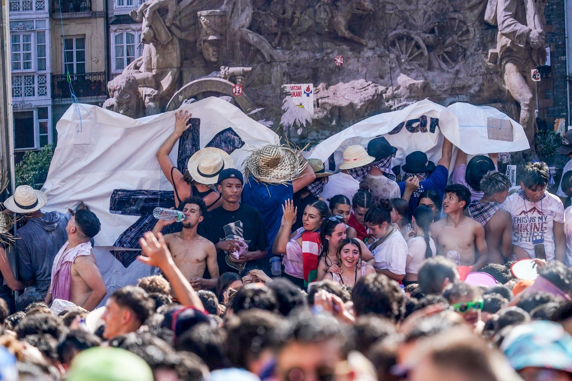 La bajada de Celedón en imágenes