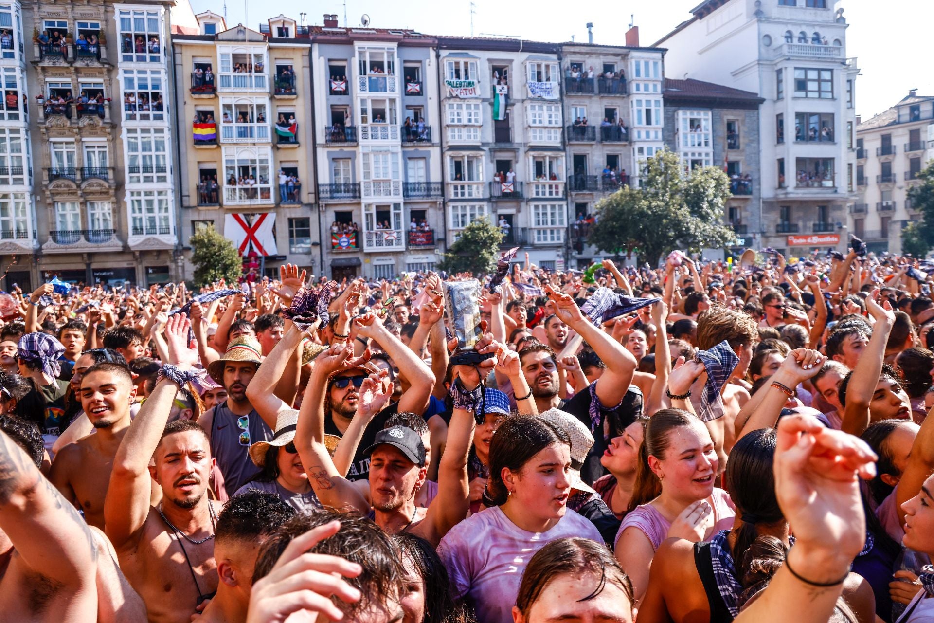 La bajada de Celedón en imágenes