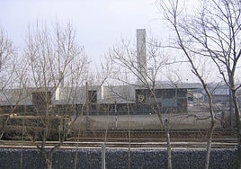 Detienen a dos hombres por robar cuatro veces en una semana en el campo de fútbol de Lasesarre