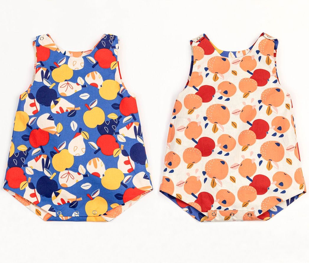 Las prendas con truco de una firma bilbaína para viajar ligero con niños sin llenar la maleta