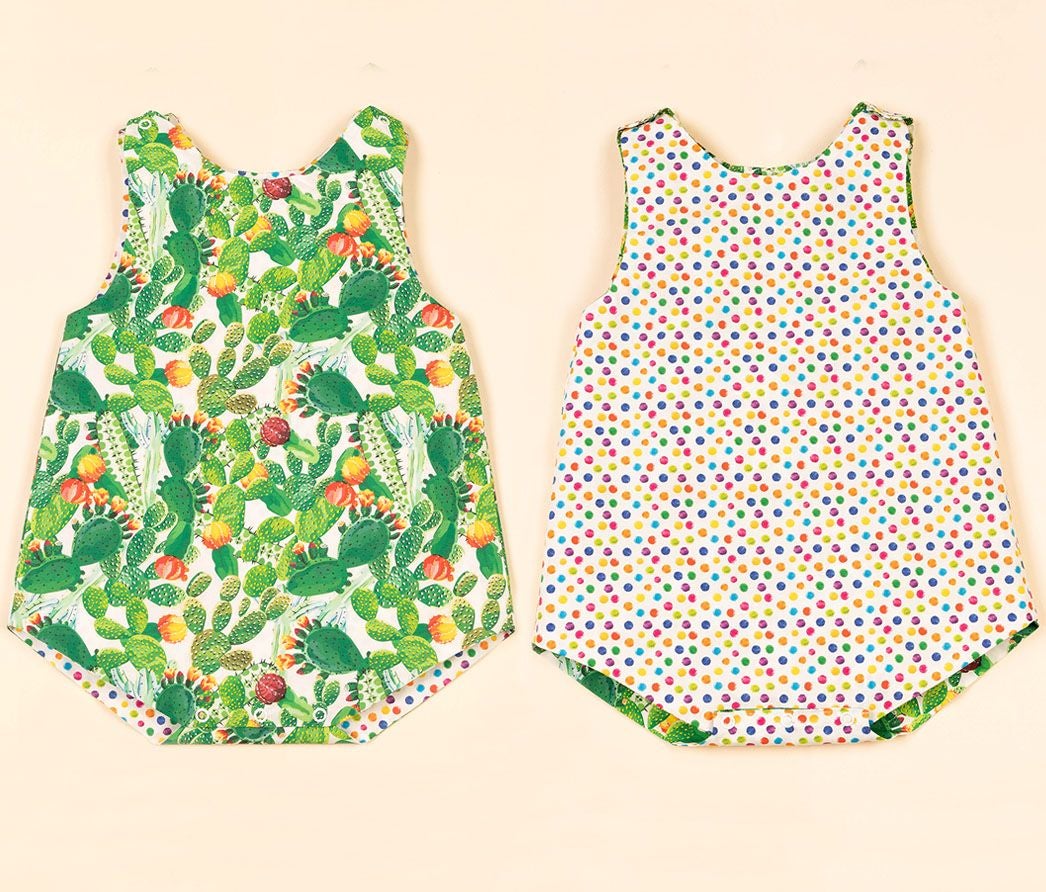 Las prendas con truco de una firma bilbaína para viajar ligero con niños sin llenar la maleta