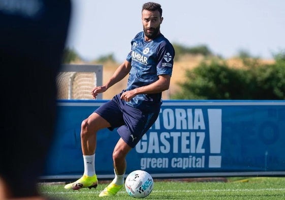 Abde, en un entrenamiento de esta pretemporada con el Alavés en Ibaia.