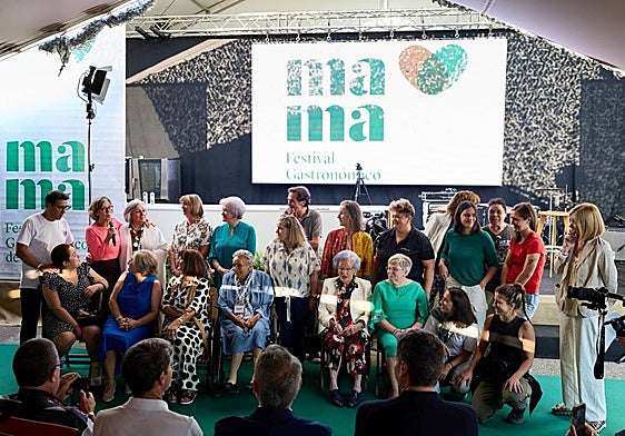 Homenaje a las mujeres cocineras de Ezcaray.