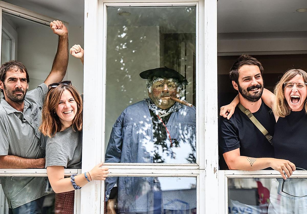 Oier Fernández de Arroyabe junto a los catalanes Eva Freixa, Joan Marc Morata y Laia Sucarrats.