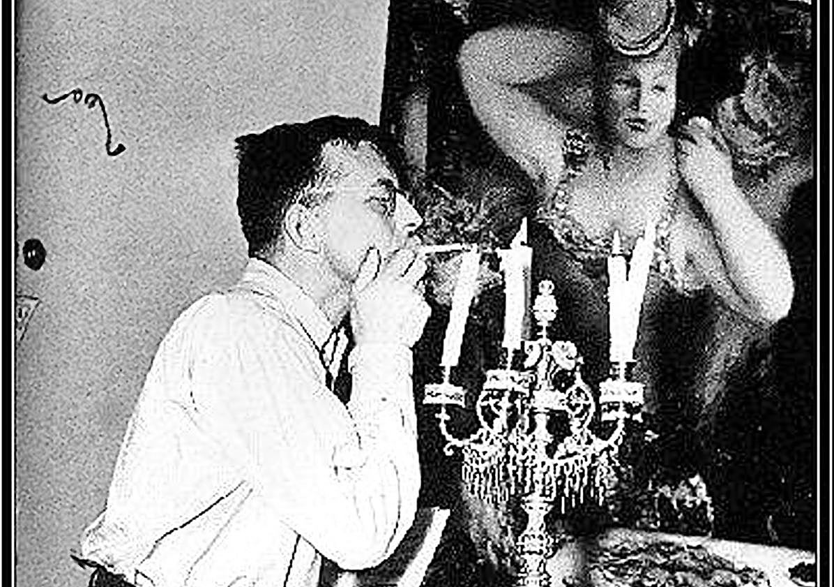 Imagen principal - Evocadora imagen de Shostakovich en 1957, arriba. Con Rostropovich y Richter, en el centro. Con Bertolt Brecht en Berlín en 1954, abajo. 