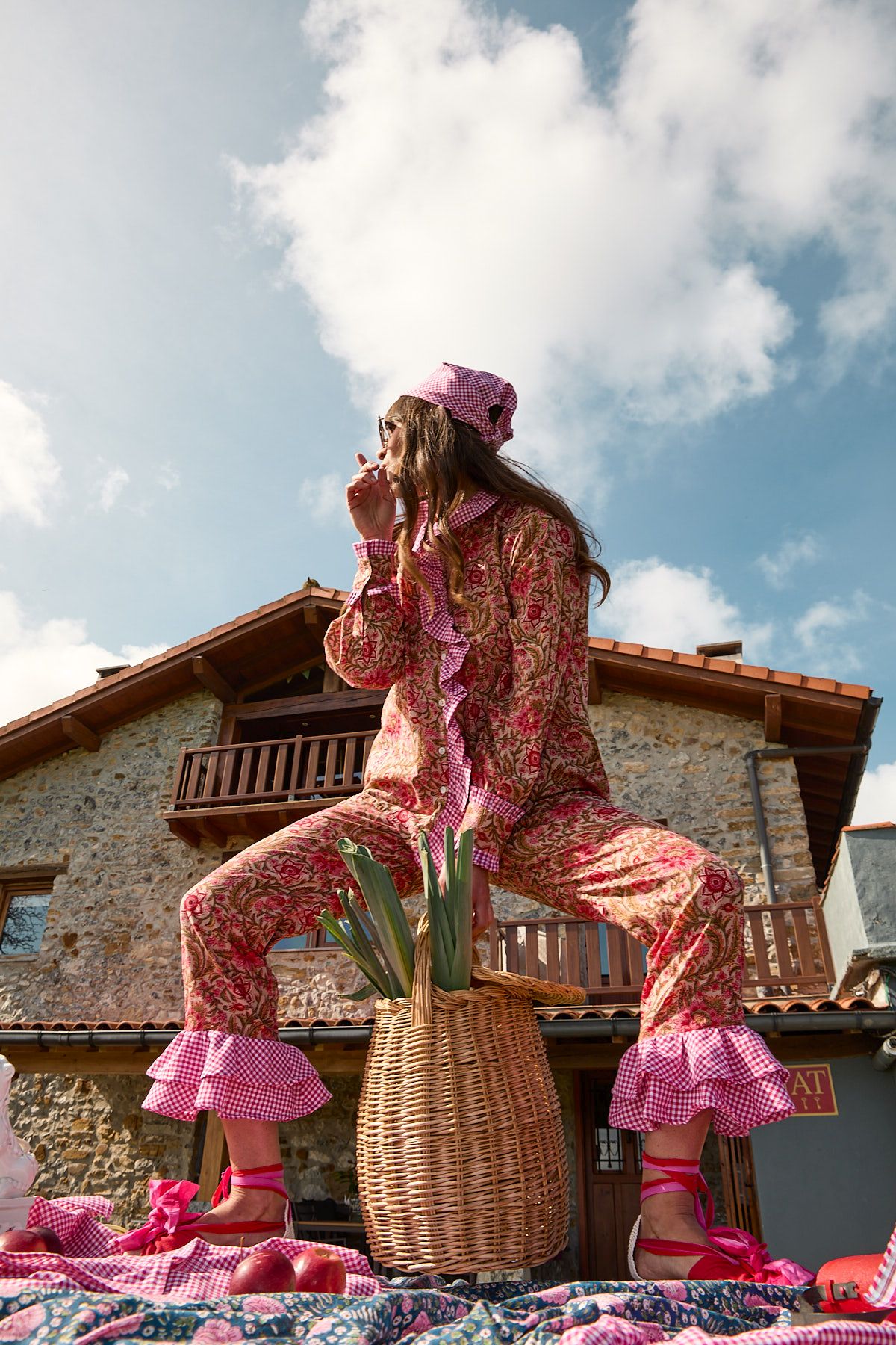 María Pombo se queja de que no tiene «pijamas bonitos»… porque no conoce esta firma vasca