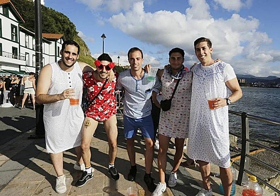 El municipio vasco que cada mes de agosto sale de fiesta en pijama