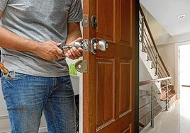 La señal en la puerta de tu casa que puede indicar un intento de robo