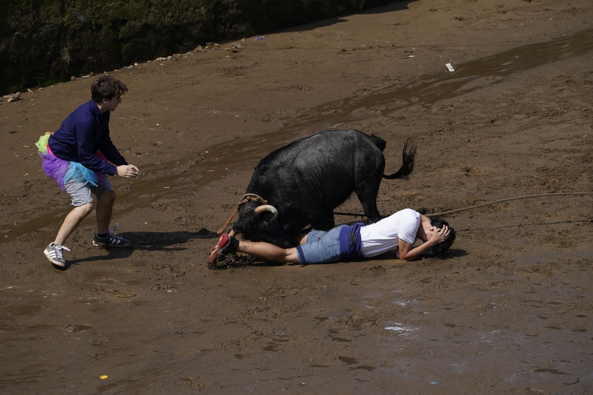 Las mejores imágenes de la &#039;sokamuturra&#039; del Puerto Viejo de Getxo