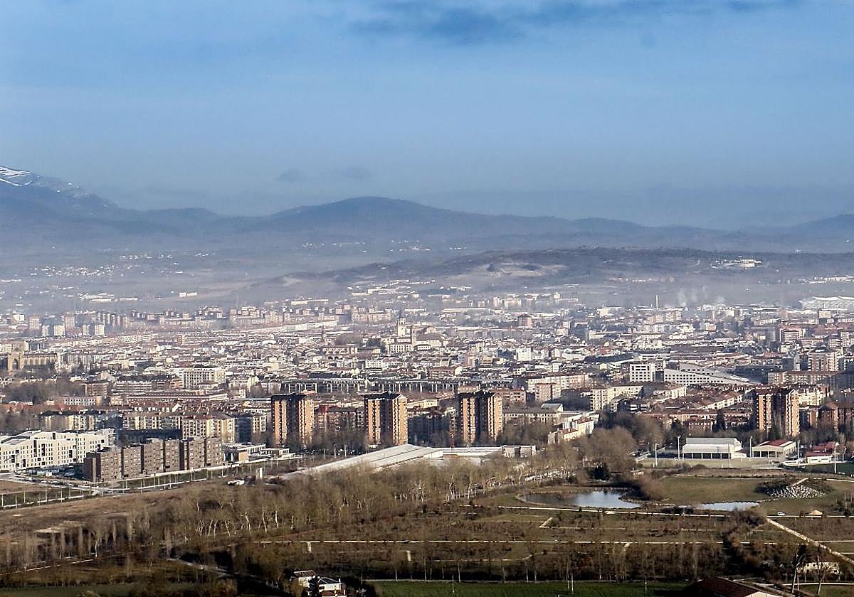 Panorámica de Vitoria en otra jornada con altos índices de contaminación.