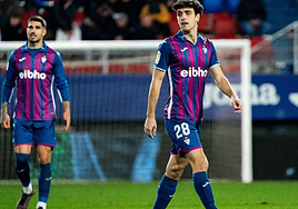El Athletic negocia fichar para el filial al central getxotarra Alday, del Eibar B