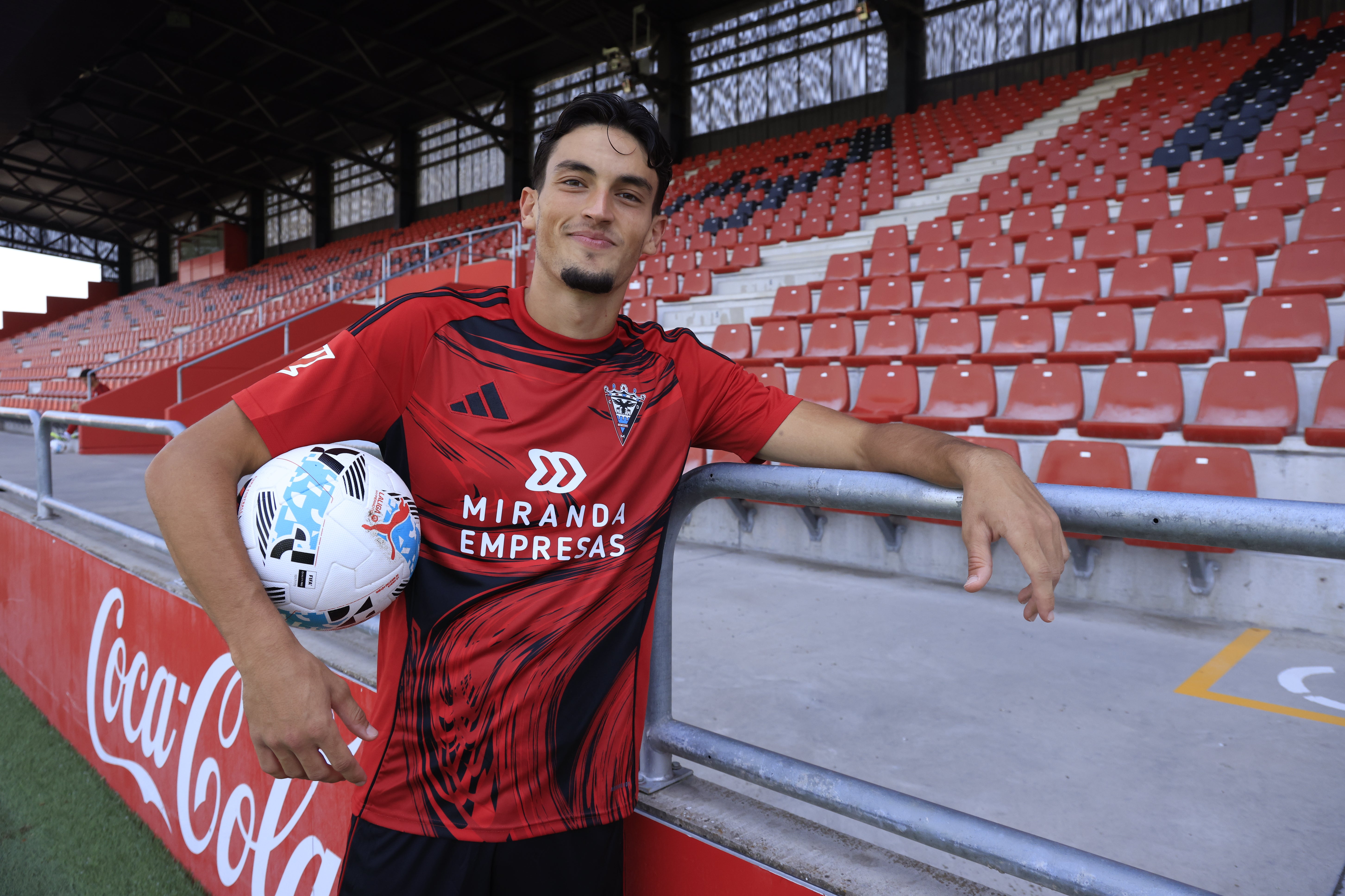 El canterano bético está viviendo su primera experiencia profesional lejos de Andalucía.