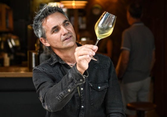 El mago de Zalla que hace vinos que sientan bien