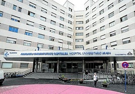 Imagen exterior del hospital de Txagorritxu de Vitoria.