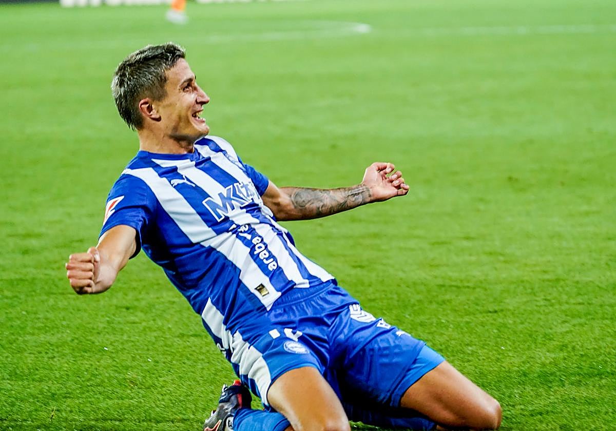 Tenaglia, MVP albiazul del Alavés-Levante. ¿Quién ha sido el mejor para ti? Vota aquí