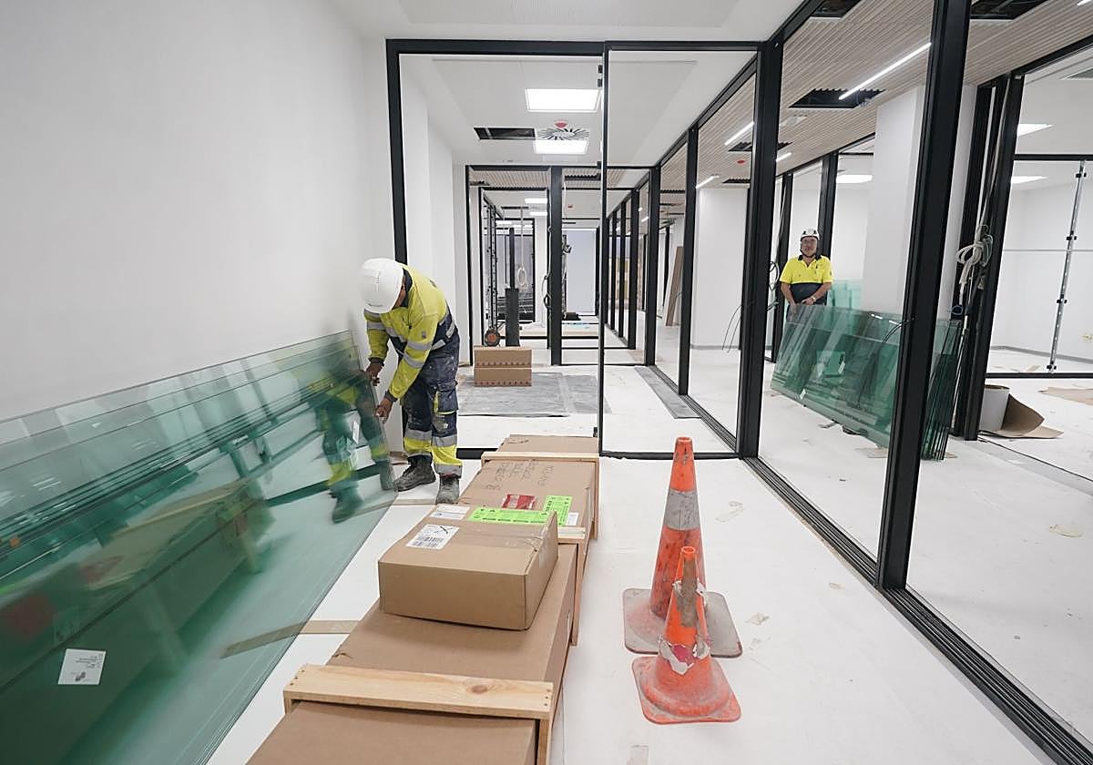 Obras en el local que será sede de Etxean Bai en Manuel Iardier.