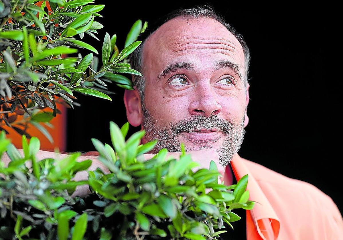 Guillermo Aguirre une realidad y ficción en una novela de creación personal.