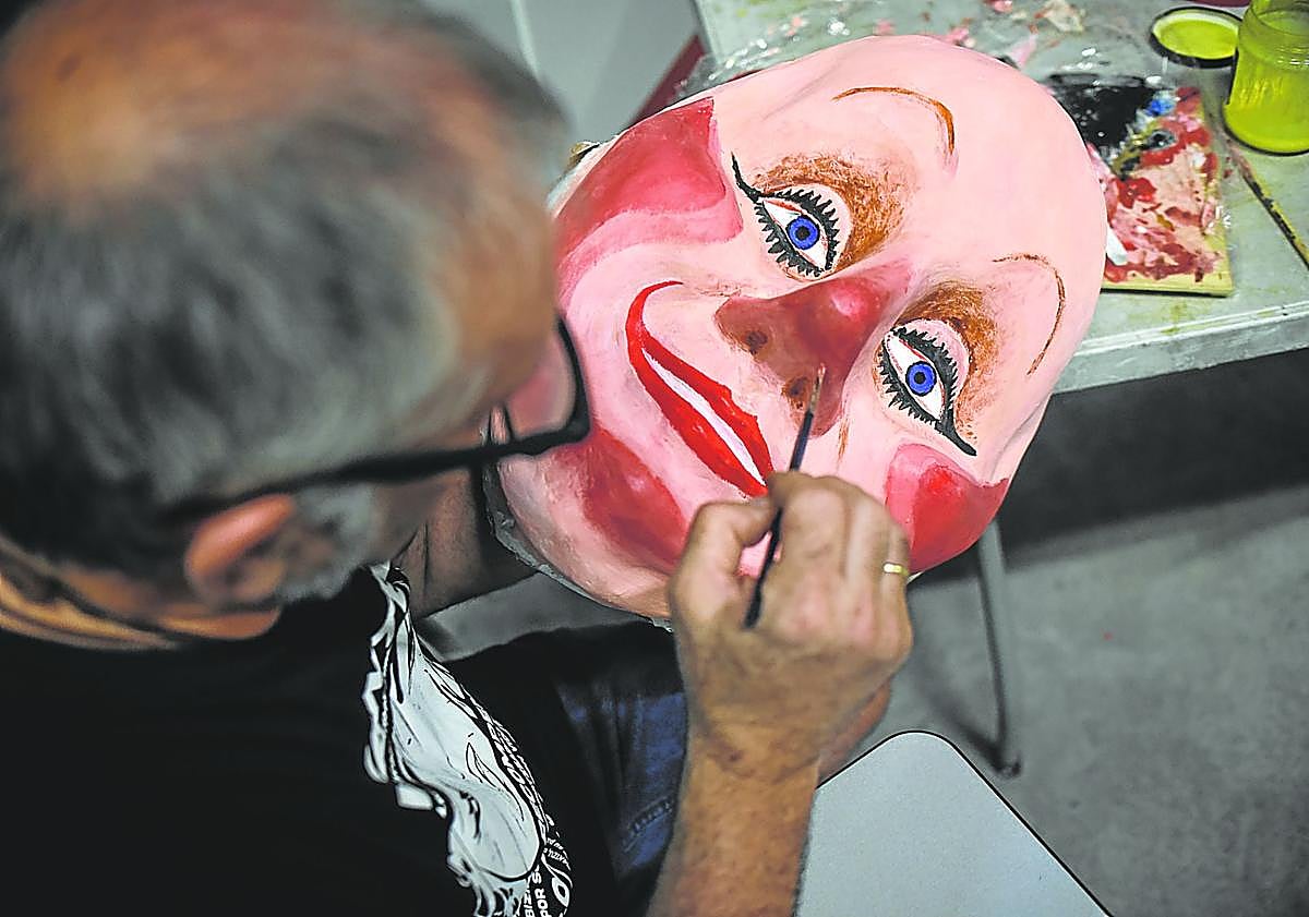 Imagen principal - Entramos por primera vez en la ultrasecreta guarida de Marijaia: aquí vuelve a la vida todos los años para irse de fiesta