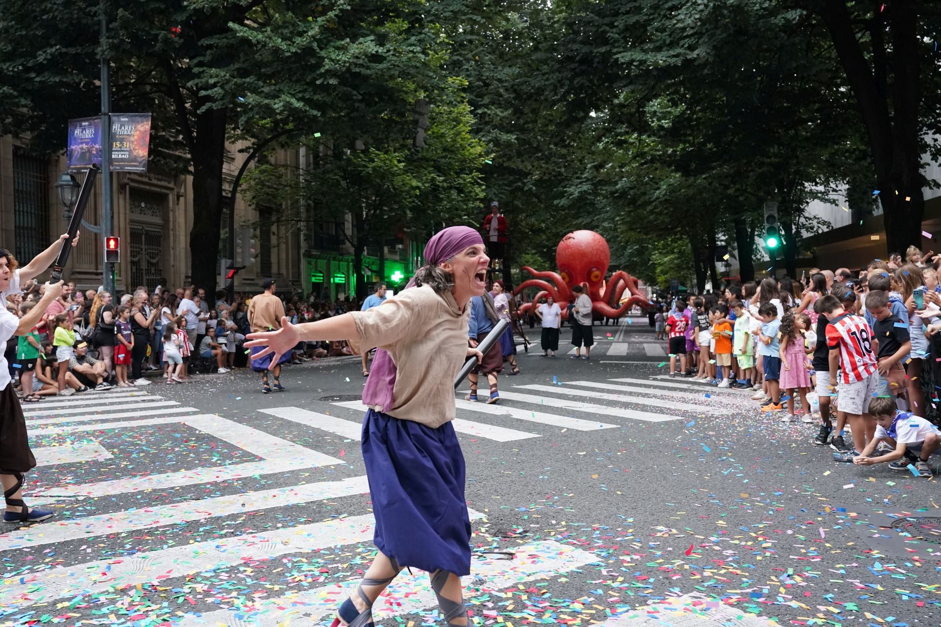 Las mejores imágenes del desfile de &#039;Bali&#039;, la ballena de la Aste Nagusia