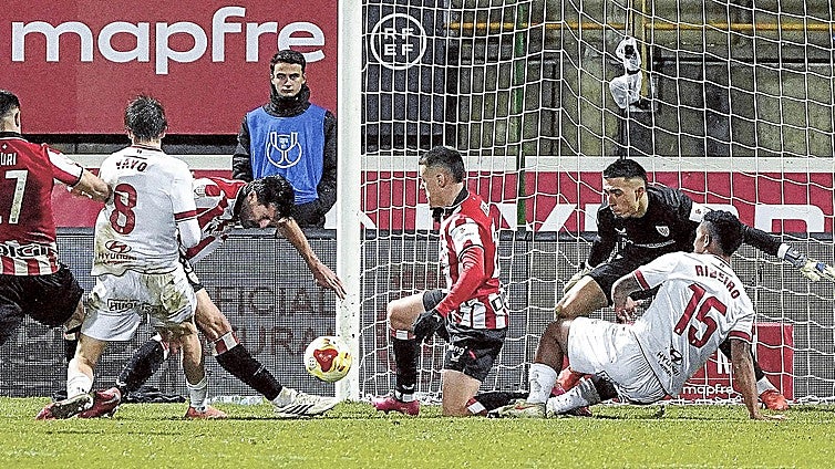 Al Athletic le viene Dios a ver y sigue en la Copa