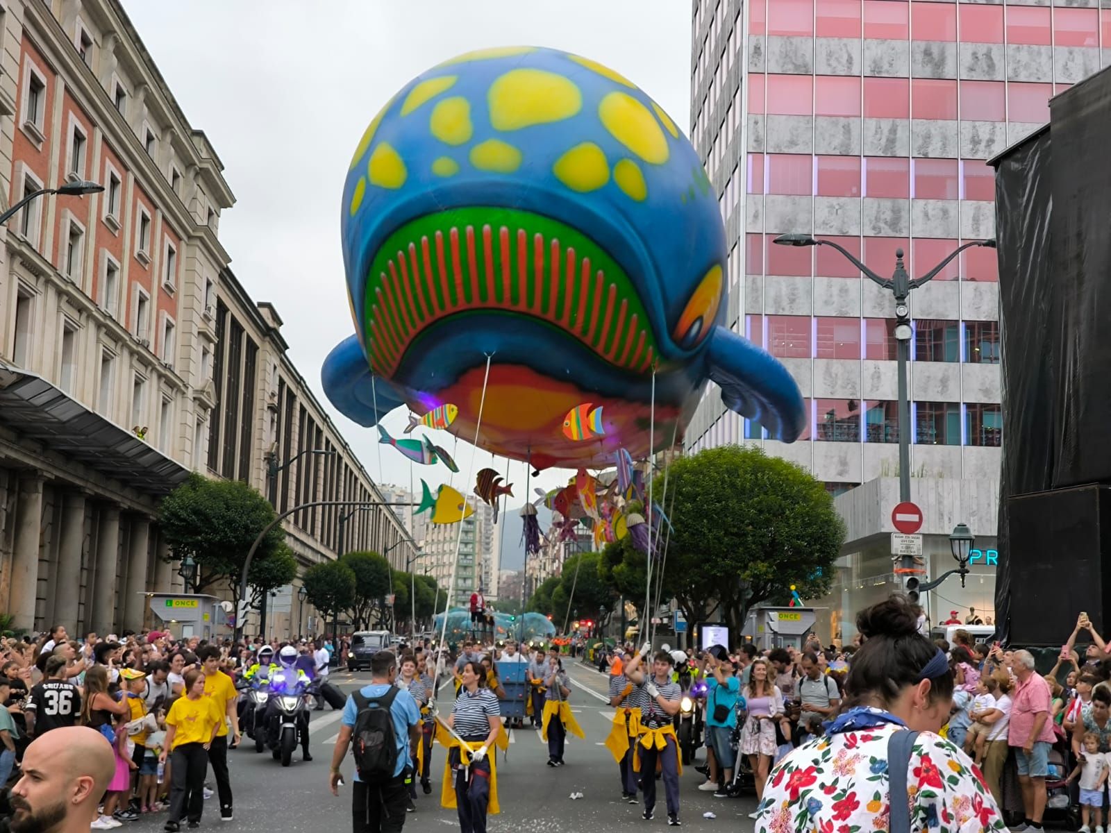 Las mejores imágenes del desfile de &#039;Bali&#039;, la ballena de la Aste Nagusia