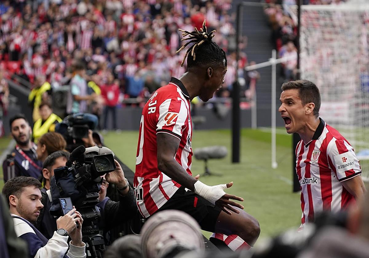 Nico Williams celebra el gol de la victoria ante el Oviedo.